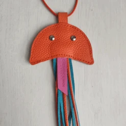 Jouet Pour Chat Méduse En Cuir -Chats Chiens Produits Magasin 3b70eb87 0ce8 468d b2a7 079df55f1af5 1800x1800 c487c71e a527 4c88 9609 382ef0f9ab12