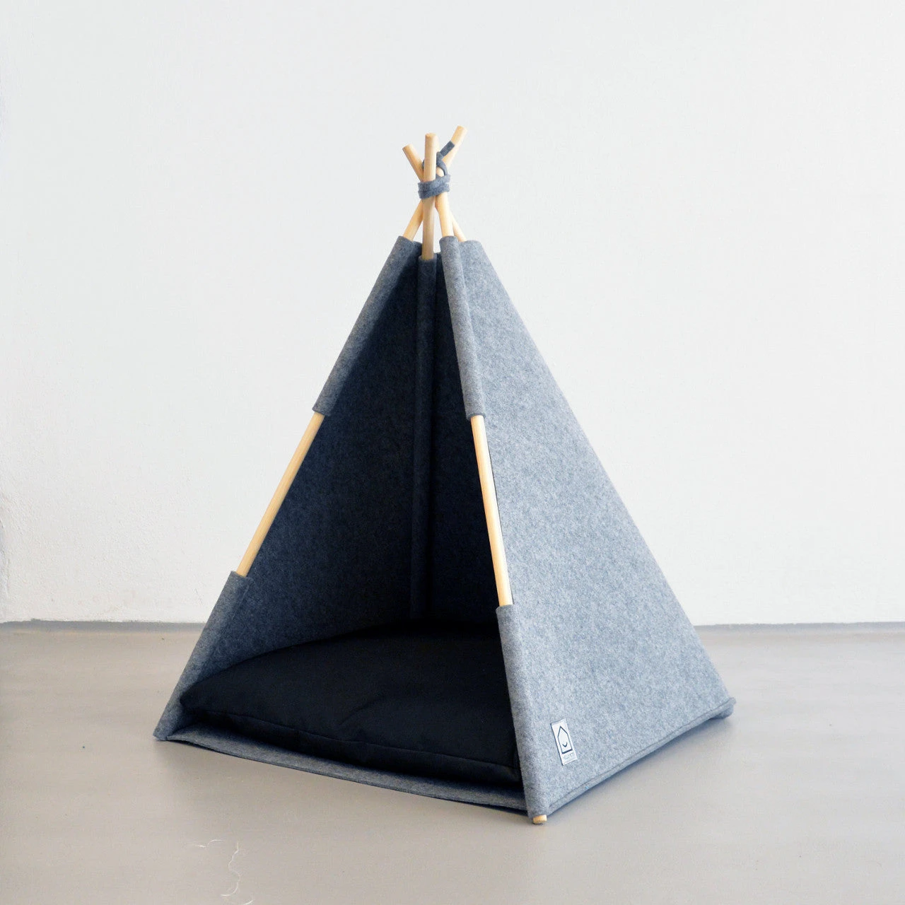 Tipi En Laine Feutrée 3 Tipi En Laine Feutrée – Image 3